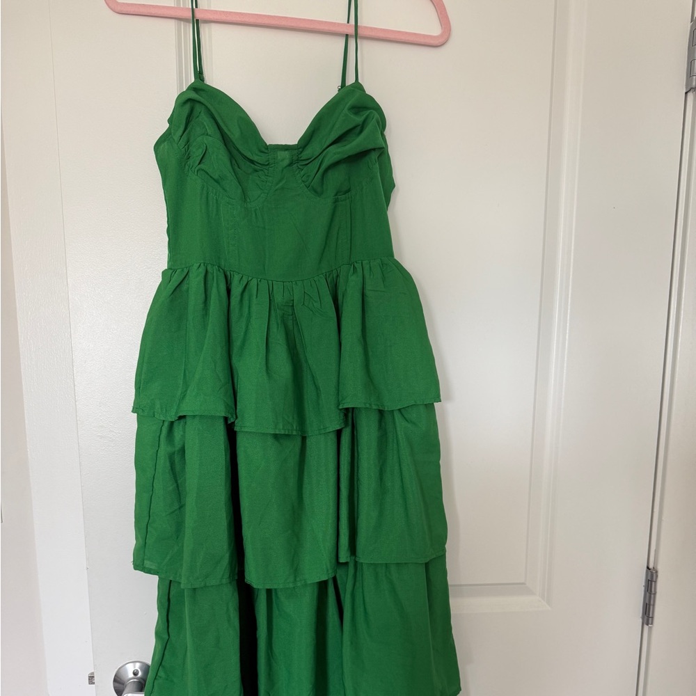 PrettyLittleThing Vibrant Green Dress